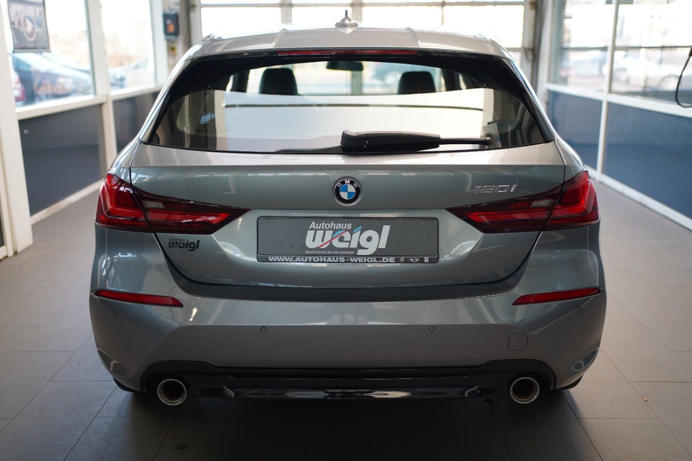 Fahrzeugabbildung BMW 120i Sport Line +PDC+Lenkradheiz.+LED+Sportsitze