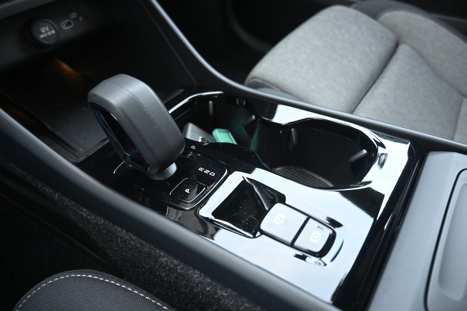 Fahrzeugabbildung Volvo XC40 B3 Plus Dark*FSHZG*360°*ACC*PIXEL