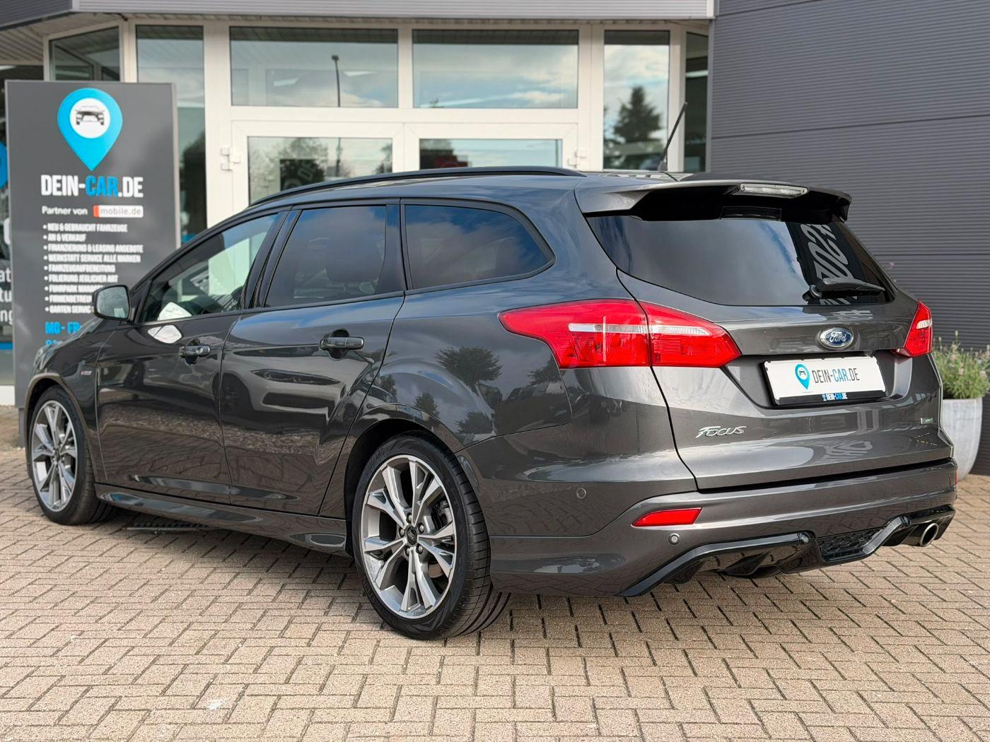 Ford Focus ST-Line Navi PDC SHZ Winterp. Facelift Kam