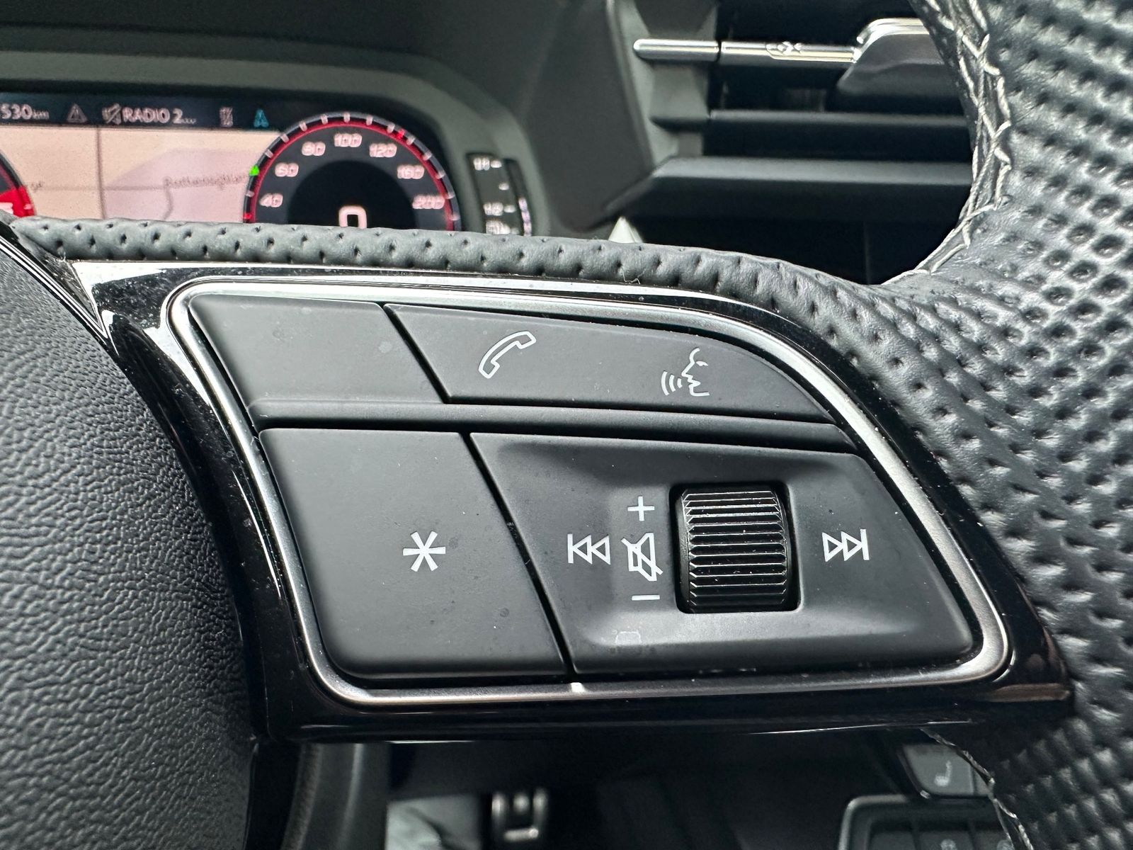 Fahrzeugabbildung Audi A3 SpB 40 TDI Quattro S-Line NAV+LED+STHZG+19ZO