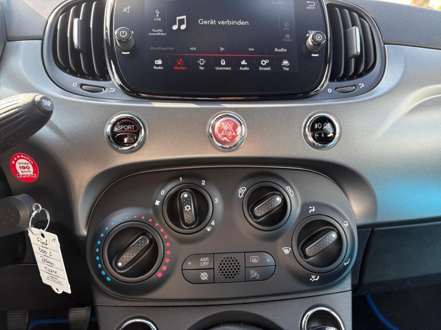 Fiat 500 Sportpaket Soundsystem Apple CarPlay Android