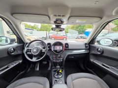 Fahrzeugabbildung Cooper Countryman Essential Trim