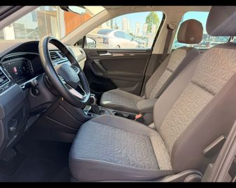 Volkswagen Tiguan - 12