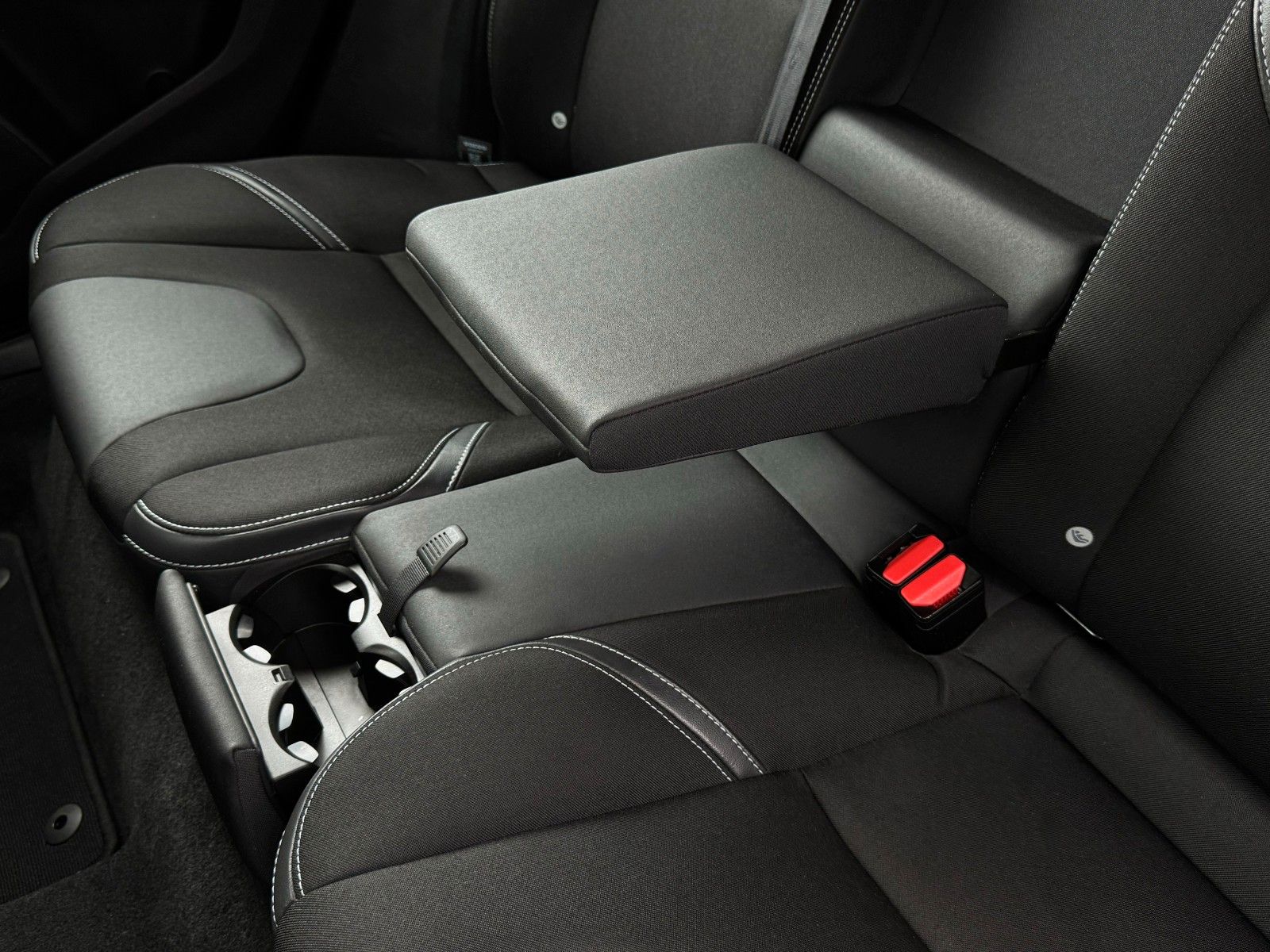 Fahrzeugabbildung Volvo V40 1.5 112kw/152ps Autom. Kam Temp Navi Sensus