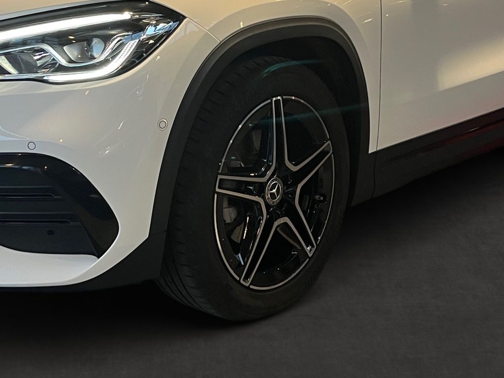 Fahrzeugabbildung Mercedes-Benz GLA 200 AMG AHK Pano Totwi. Sport LED Burm. Navi