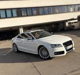 Audi S5 4.2 FSI V8 tiptronic quattro  - Audi S5 mit Benzin-Antrieb: Leder, mit Navigationssystem, Sportwagen, 4.2