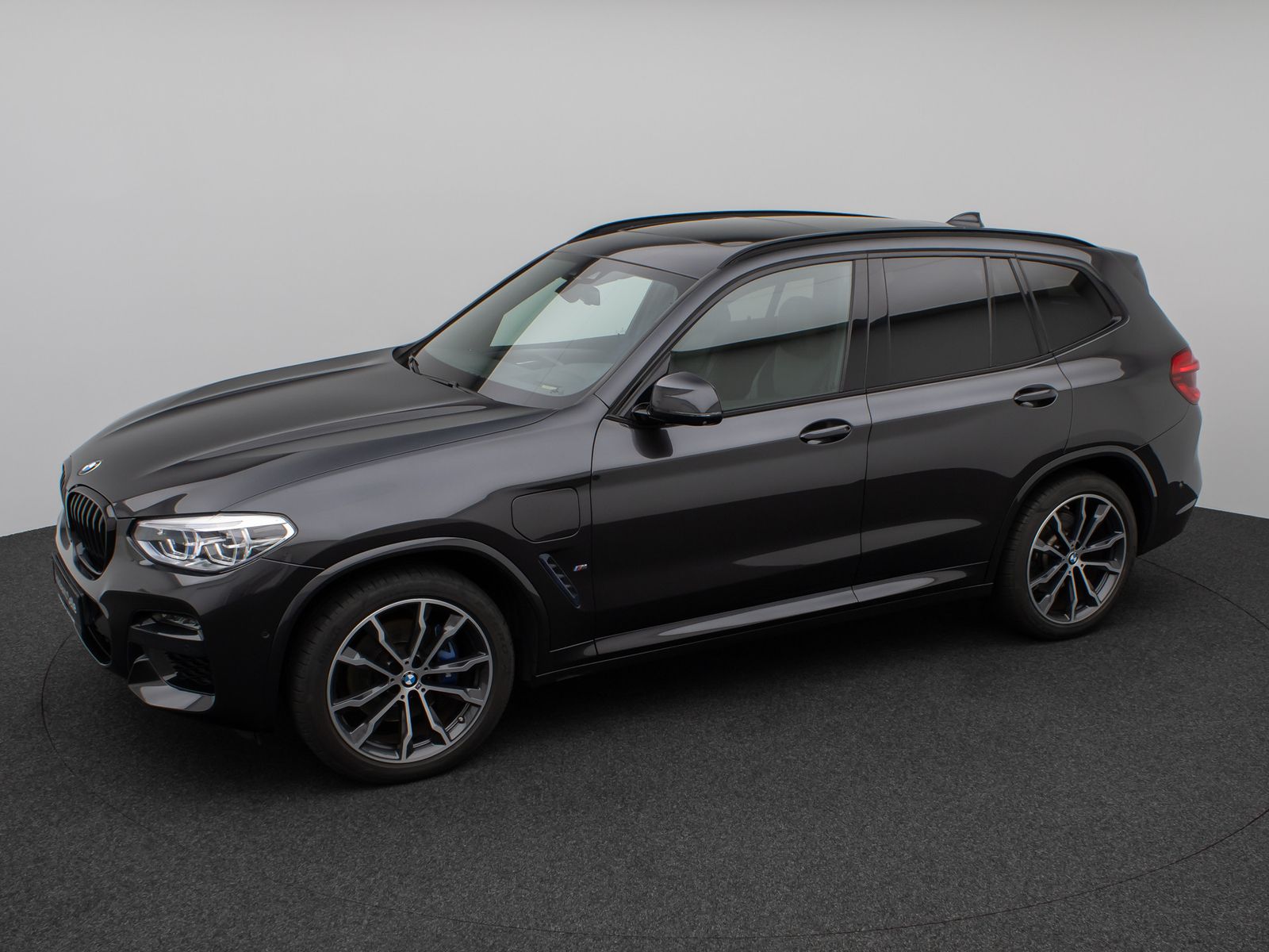 Fahrzeugabbildung BMW X3 xD30e M Sport Panorama 360°HUD DAB HiFi 20Zl