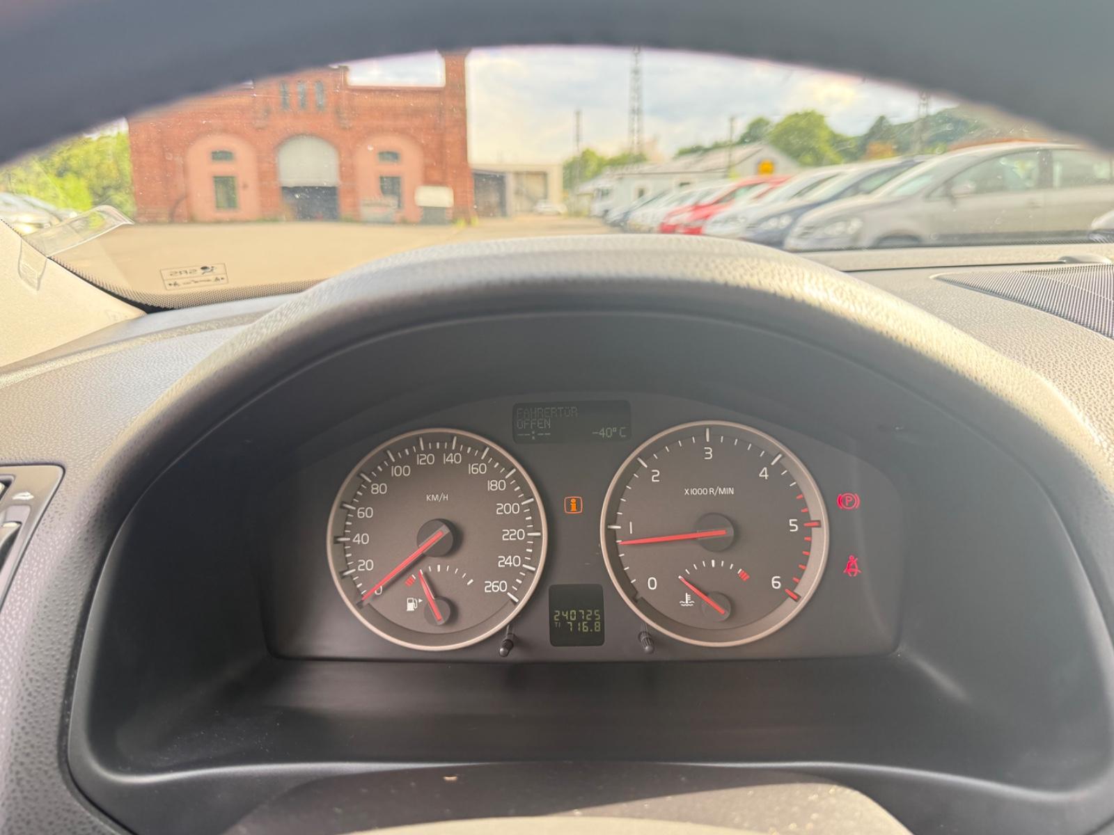 Volvo V50 2005 — photo 13