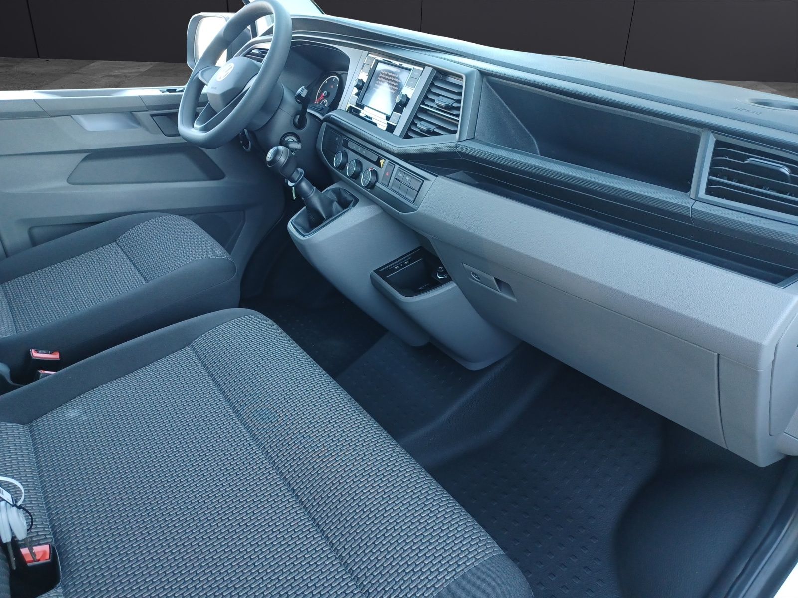 Fahrzeugabbildung Volkswagen T6 Kombi T6.1 TDI 9- Sitzer LED GRA PDK KLIMA VO