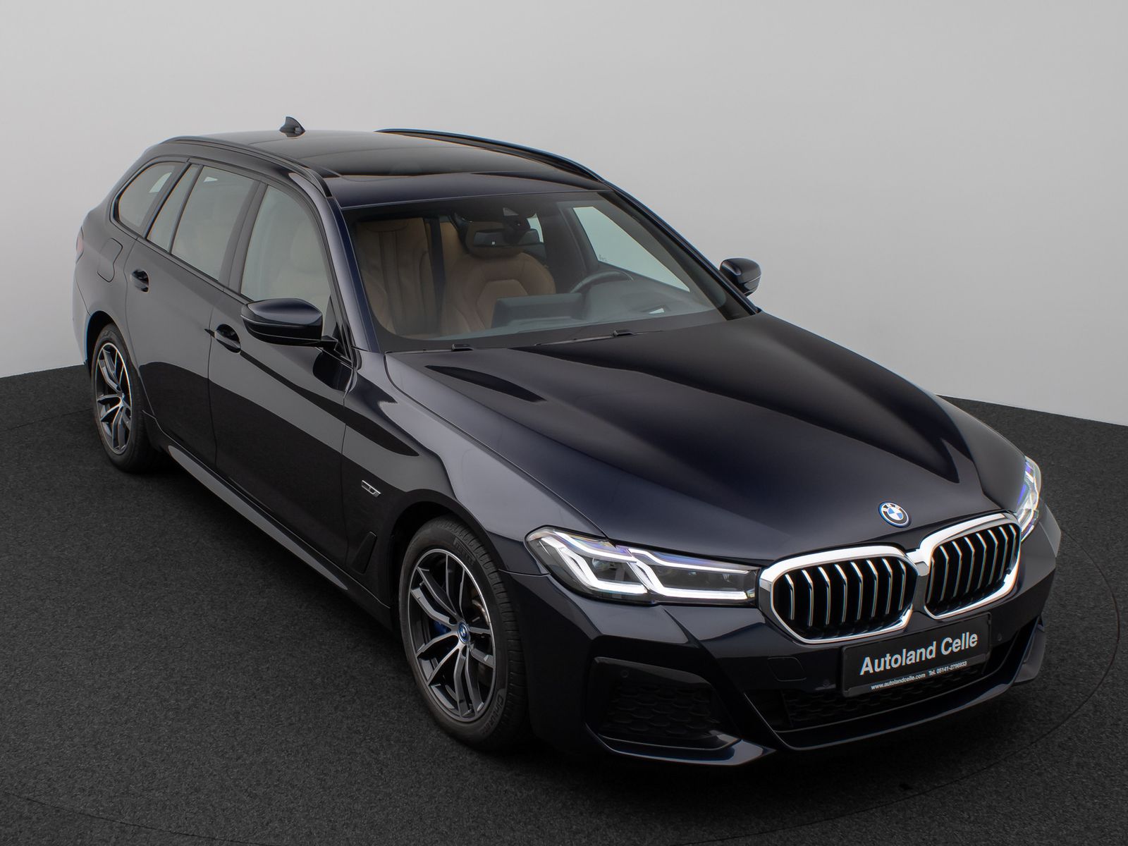 Fahrzeugabbildung BMW 530e M Sport Panorama Laser Kamera HUD DAB H/K