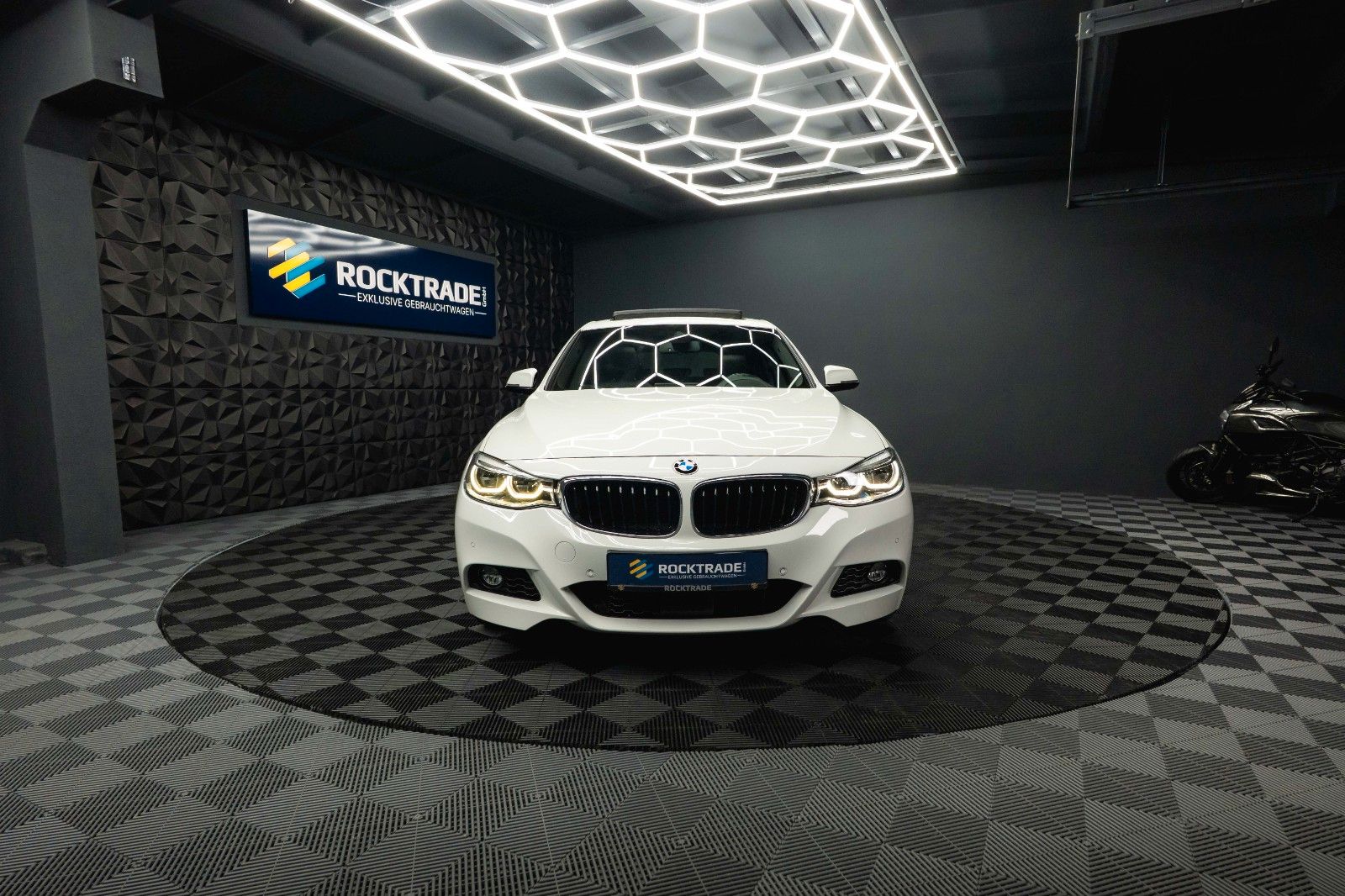 Fahrzeugabbildung BMW 330d Gran Turismo xDrive M Sport *ACC*Pano*LED*