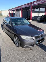 BMW E91 318d Touring  - BMW 318 aus 2007: Kombi, 318d