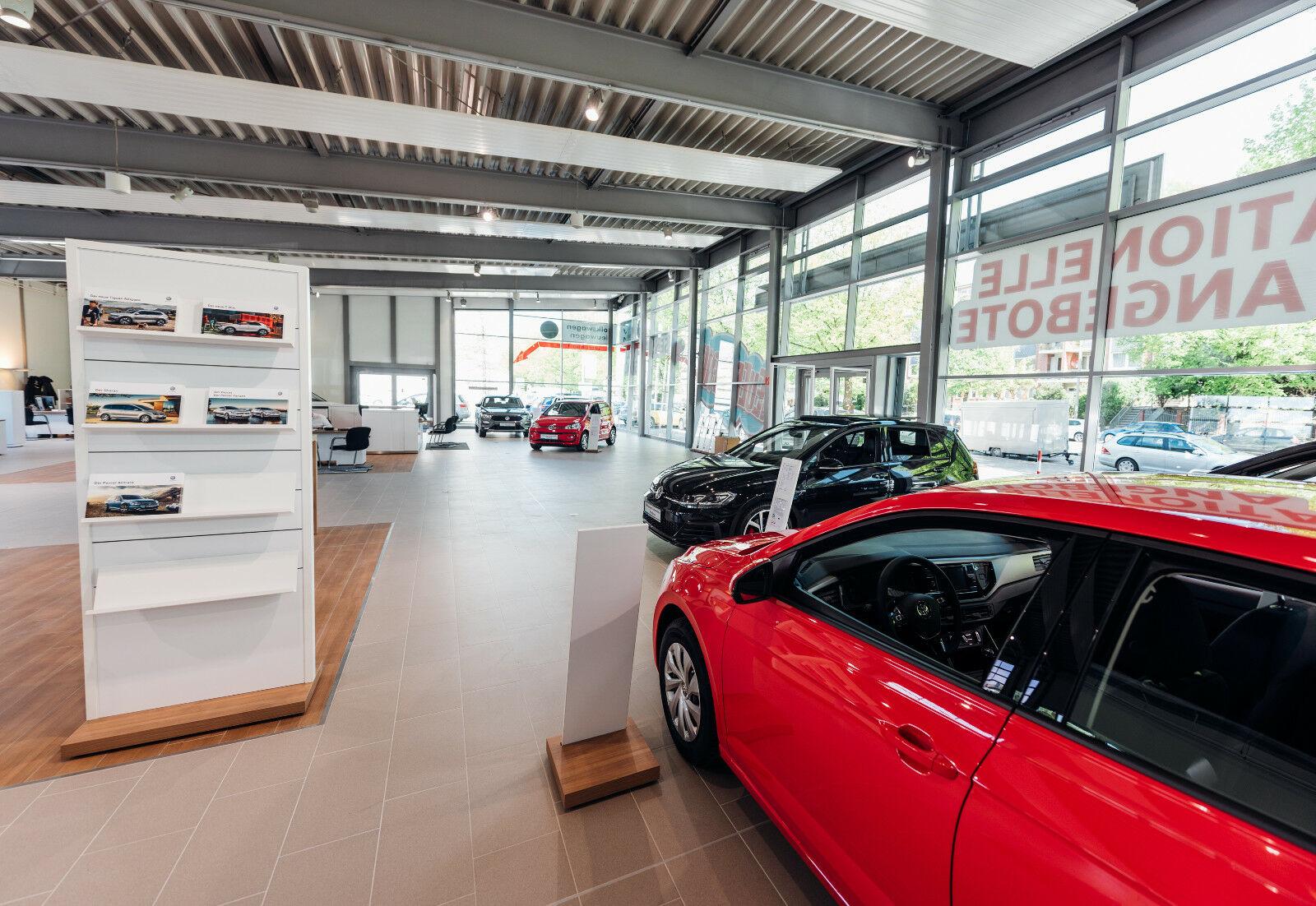 showroom-image-top
