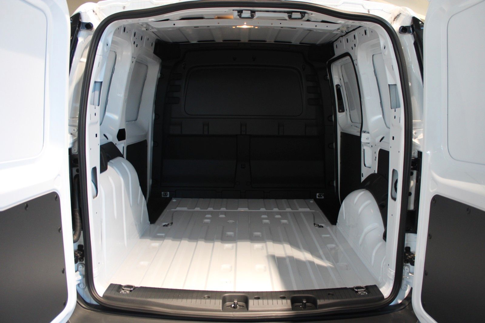 Fahrzeugabbildung Ford Transit Connect TREND L1 AHK NAVI IACC uvm.