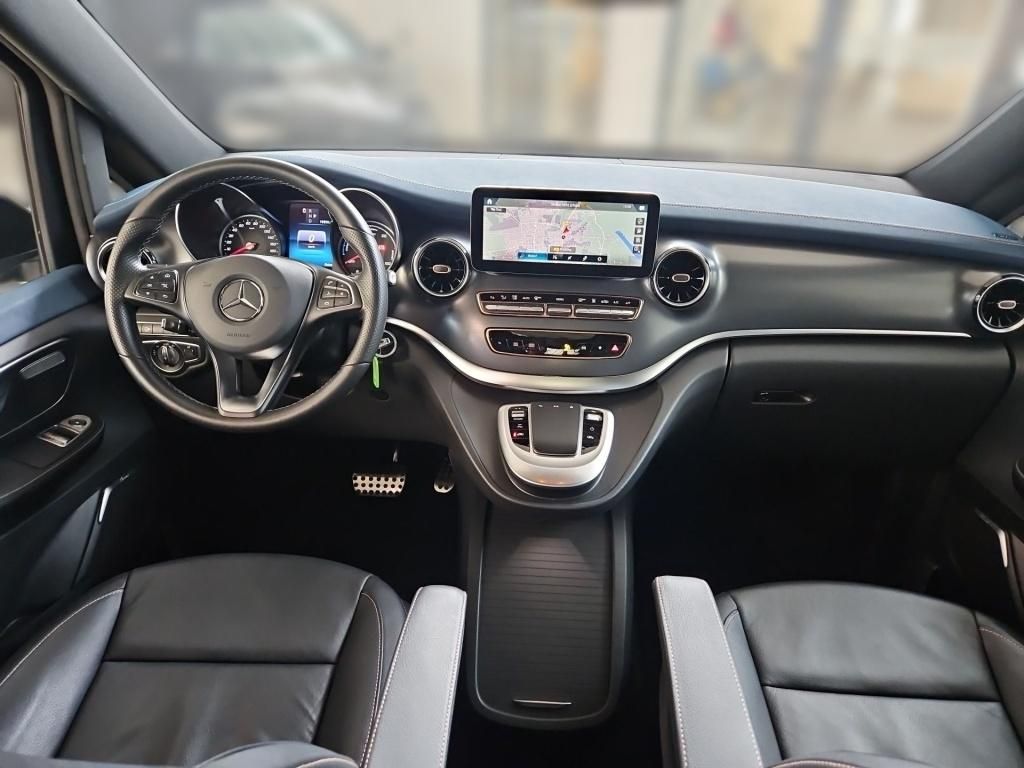 Fahrzeugabbildung Mercedes-Benz EQV 300 AVG lang 7Sitze AIRMATIC Pano Sound 360°