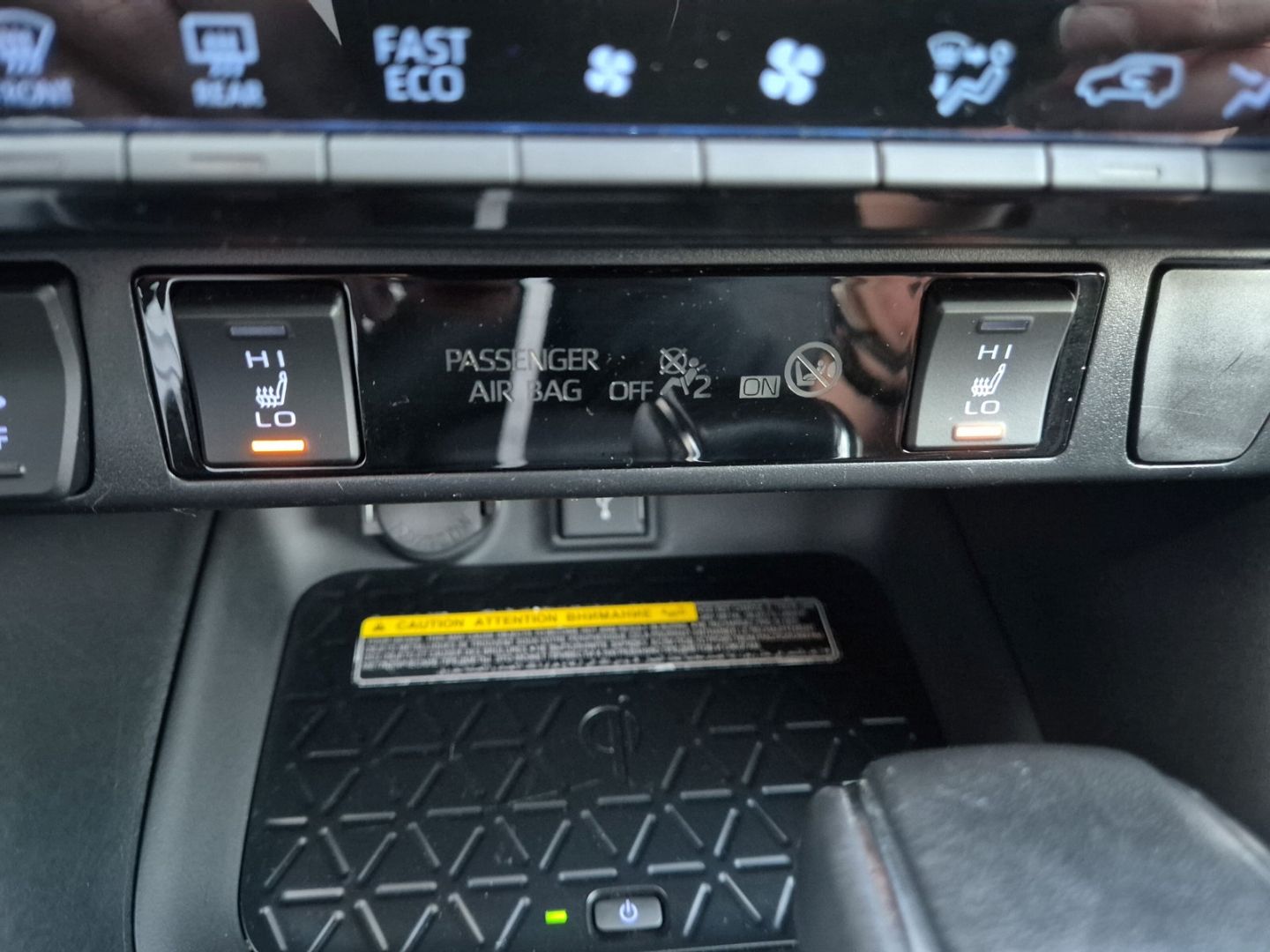 Fahrzeugabbildung Toyota RAV 4 4x2 Team D Hybrid 2.5 Navi LED ACC El. He