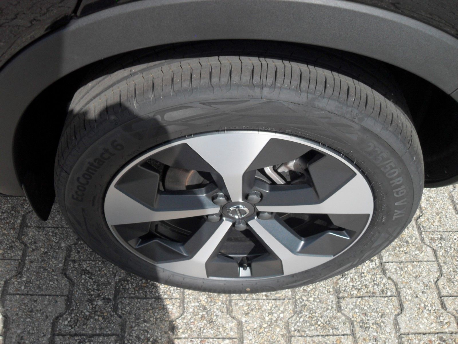 Fahrzeugabbildung Volvo XC 40 Plus Dark 2WD | 360°| Navi | NS
