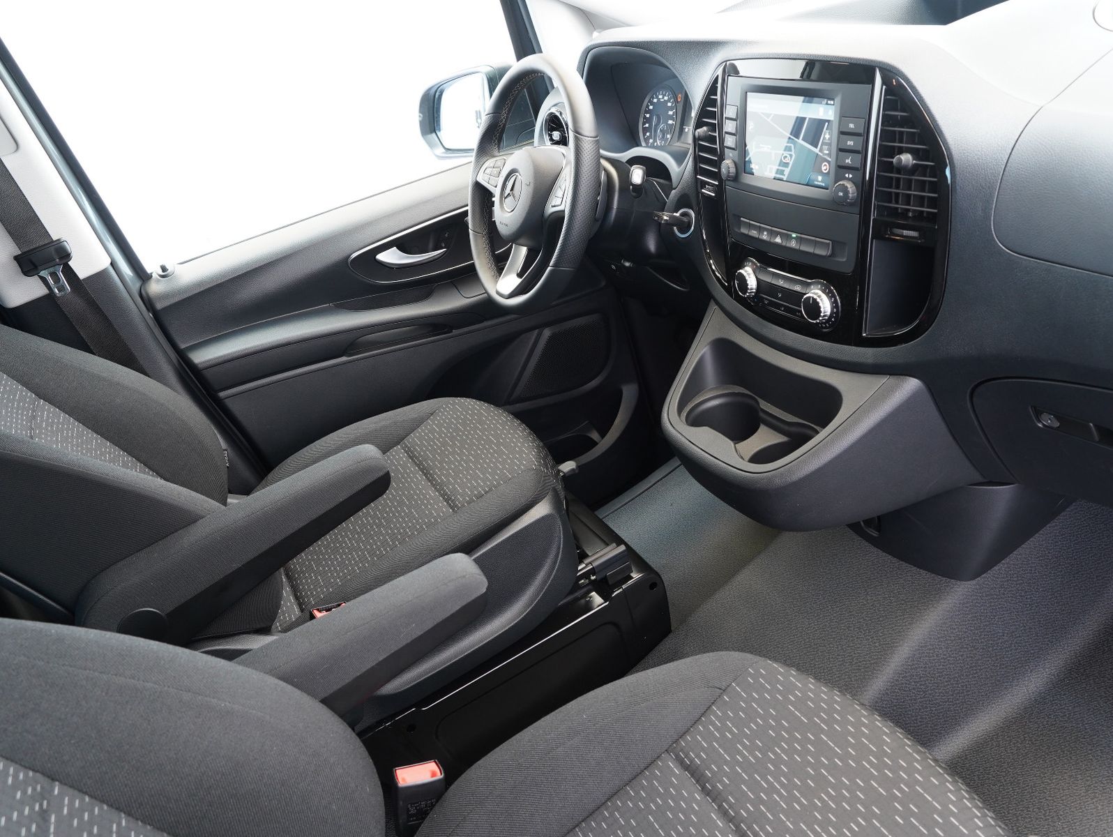 Fahrzeugabbildung Mercedes-Benz Vito Tourer 119 CDI Pro 4x4 lang PÖSSL/KÜCHE