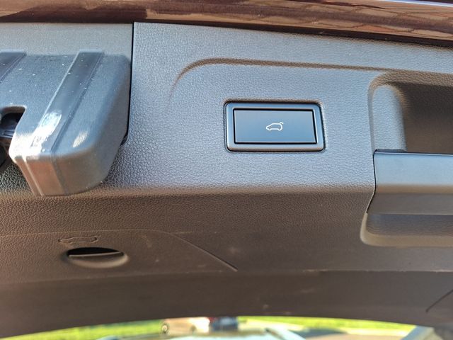 Touran 2.0 TDI Highline *DSG*AHK*LED*NAVI*SHZ*PD