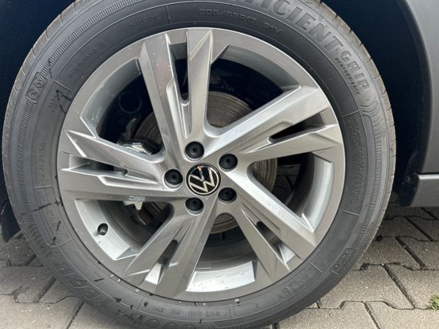 Fahrzeugabbildung Volkswagen Taigo R-LINE 1.5 TSI IQ.DRIVE TRAVEL-ASSIST ACC