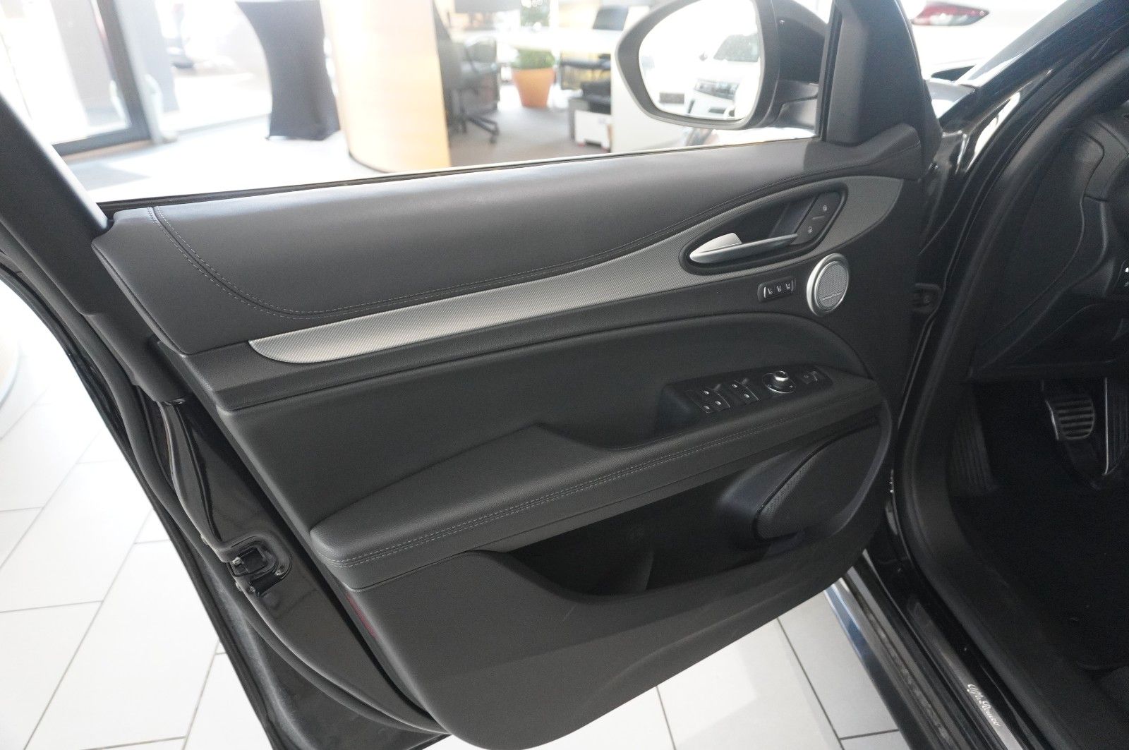 Fahrzeugabbildung Alfa Romeo Stelvio 2.2D VELOCE Q4 NAVI/LED/KAMERA/MATRIX/SH