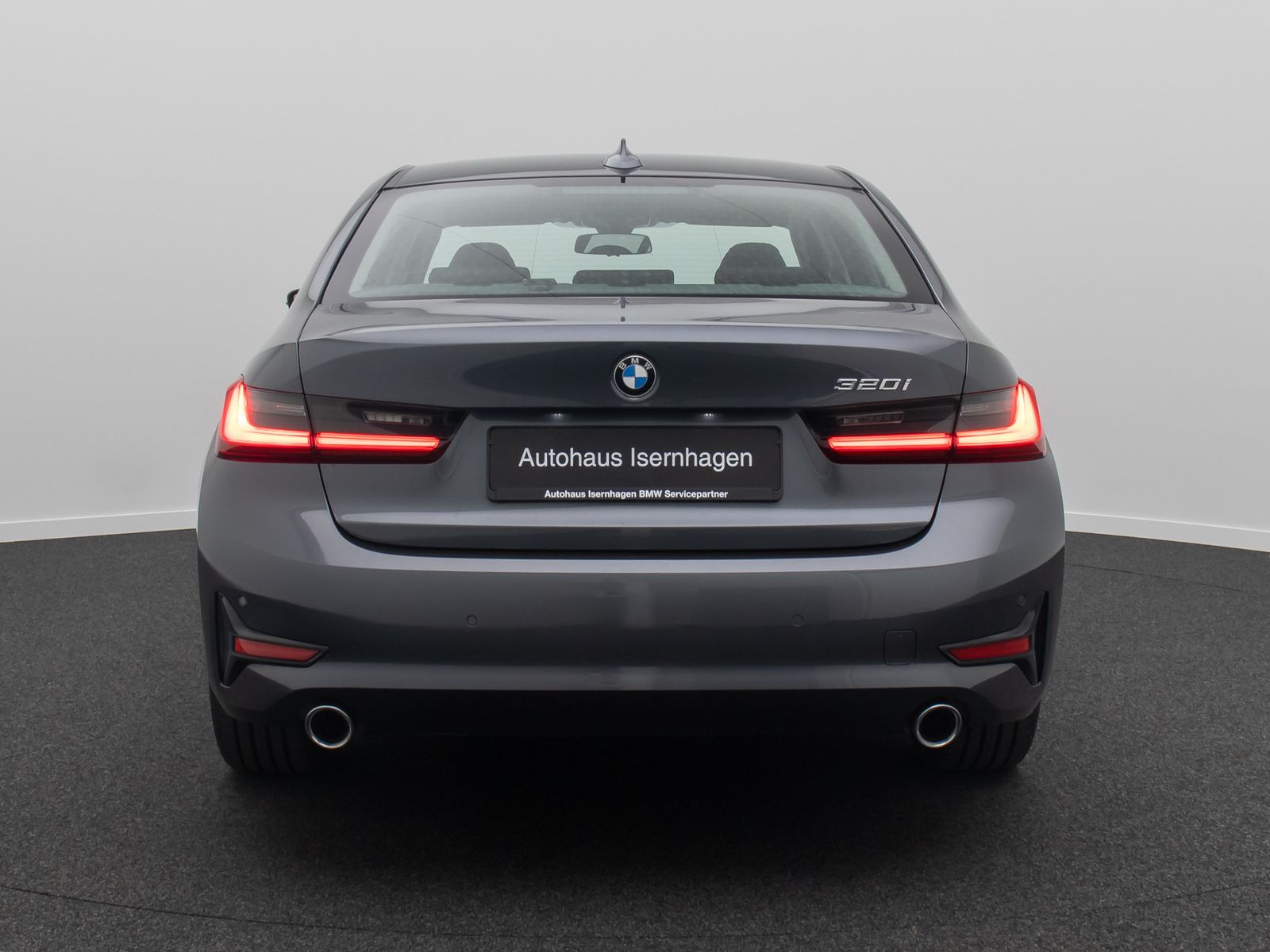 Fahrzeugabbildung BMW 320i Alarm PDC Komfort LED FernlichtAss HiFi 18"