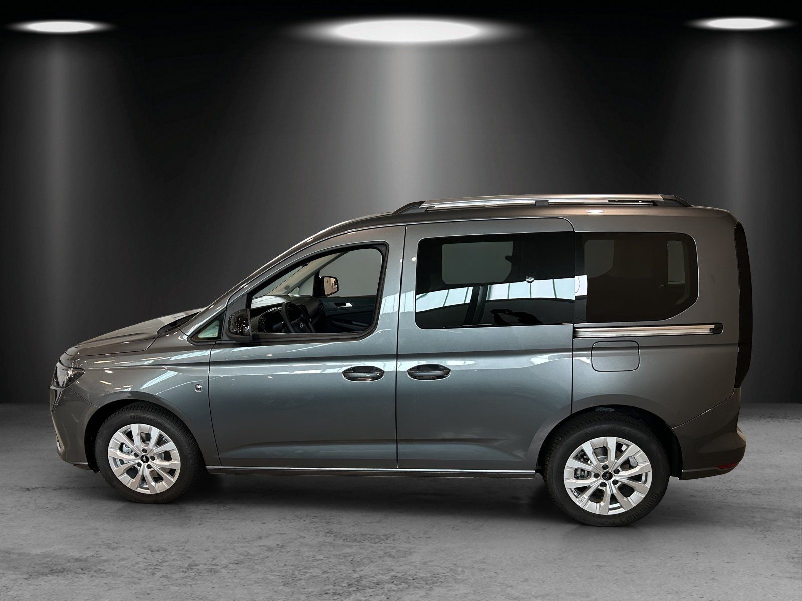 Fahrzeugabbildung Ford Tourneo Connect Benzin Automatik AHK Kamera PDC