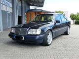 Mercedes-Benz E 420 - Mercedes-Benz E 420 mit Benzin-Antrieb
