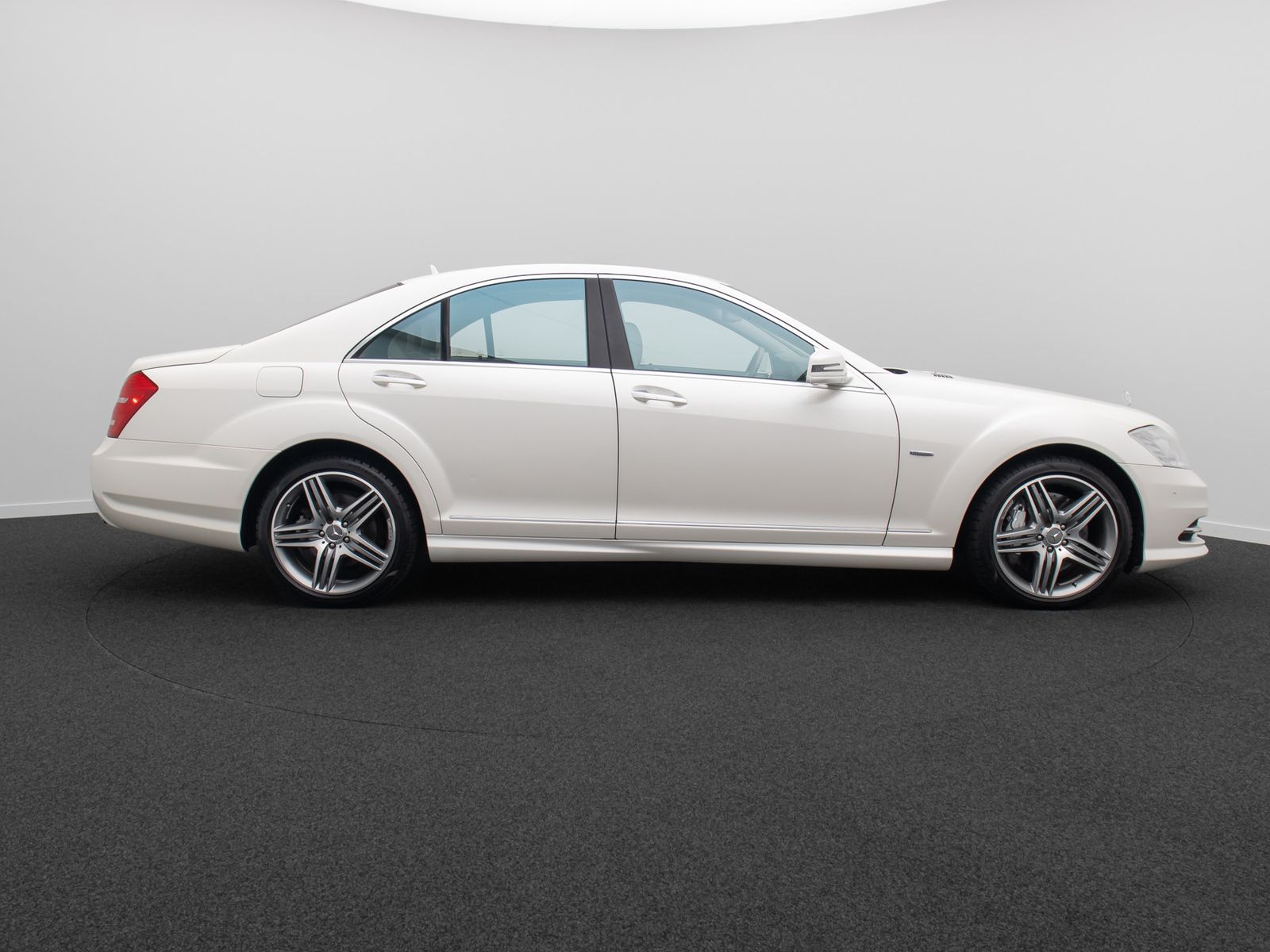Fahrzeugabbildung Mercedes-Benz S 500 4MATIC AMG-Line Kamera Massage HiFi 19Zoll