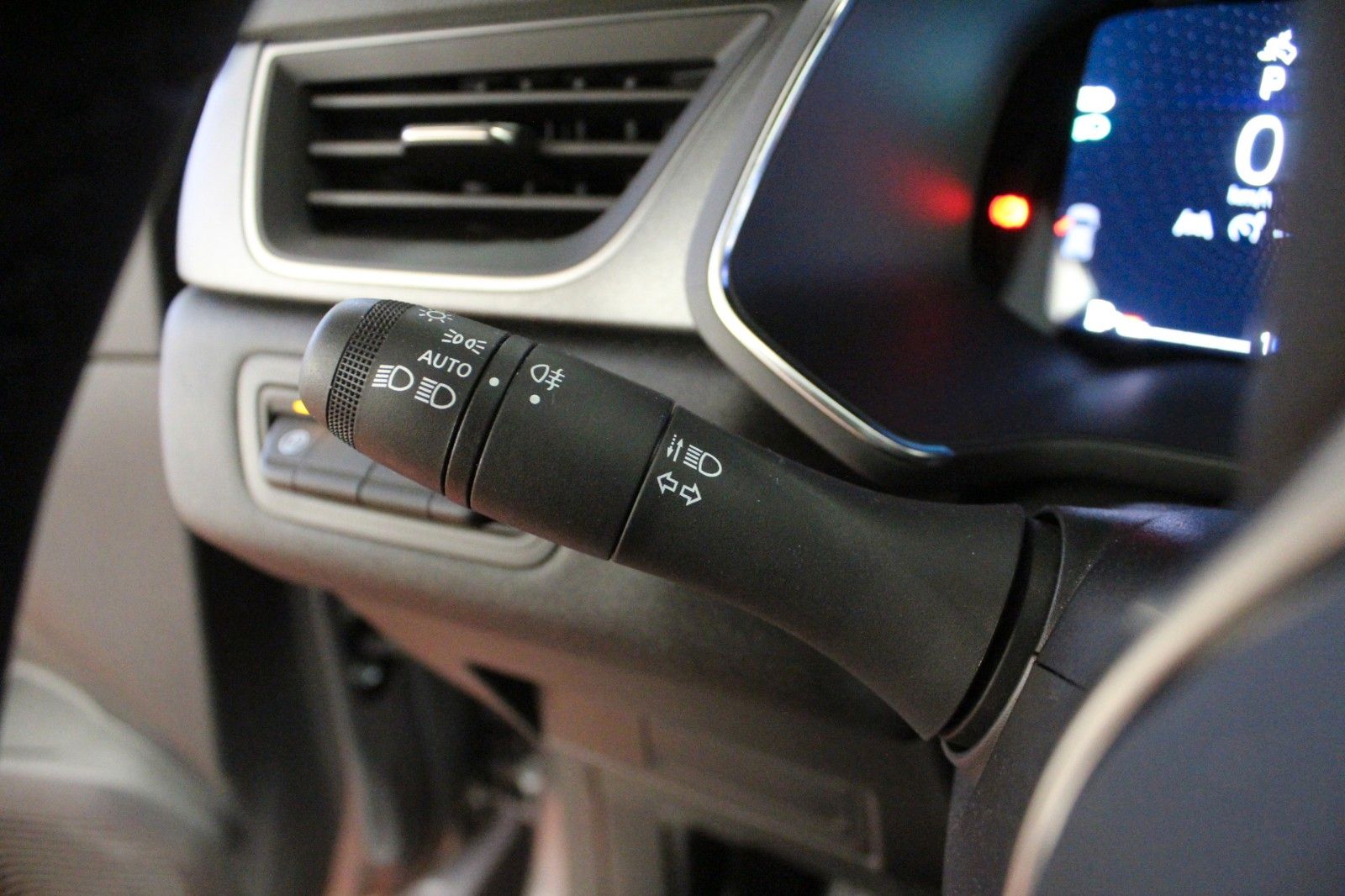 Fahrzeugabbildung Renault Captur Mild Hybrid 160 EDC Techno *Ganzjahresrei