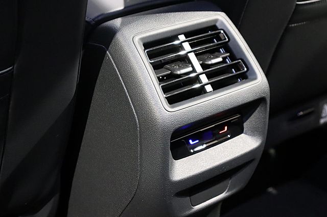 Tiguan R-Line 1.5l eHybrid DSG AHK BlackStyle An