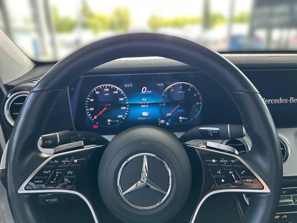 Fahrzeugabbildung Mercedes-Benz E 300 deT Luxury ACC LED SHZ Ambie. el.Heck KAM