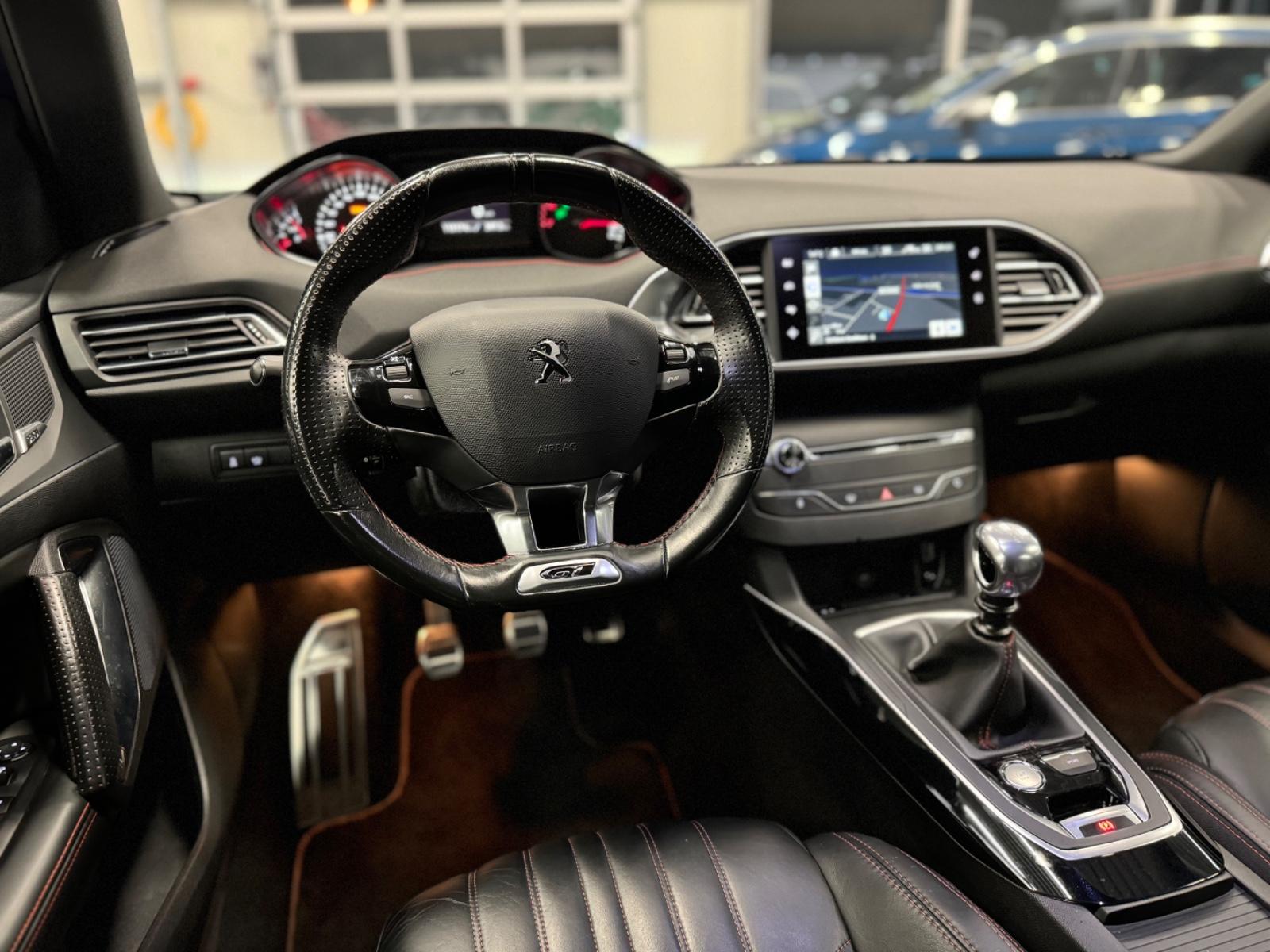 Peugeot 308 SW GT Navi SHZ Massage Pano LED AHK