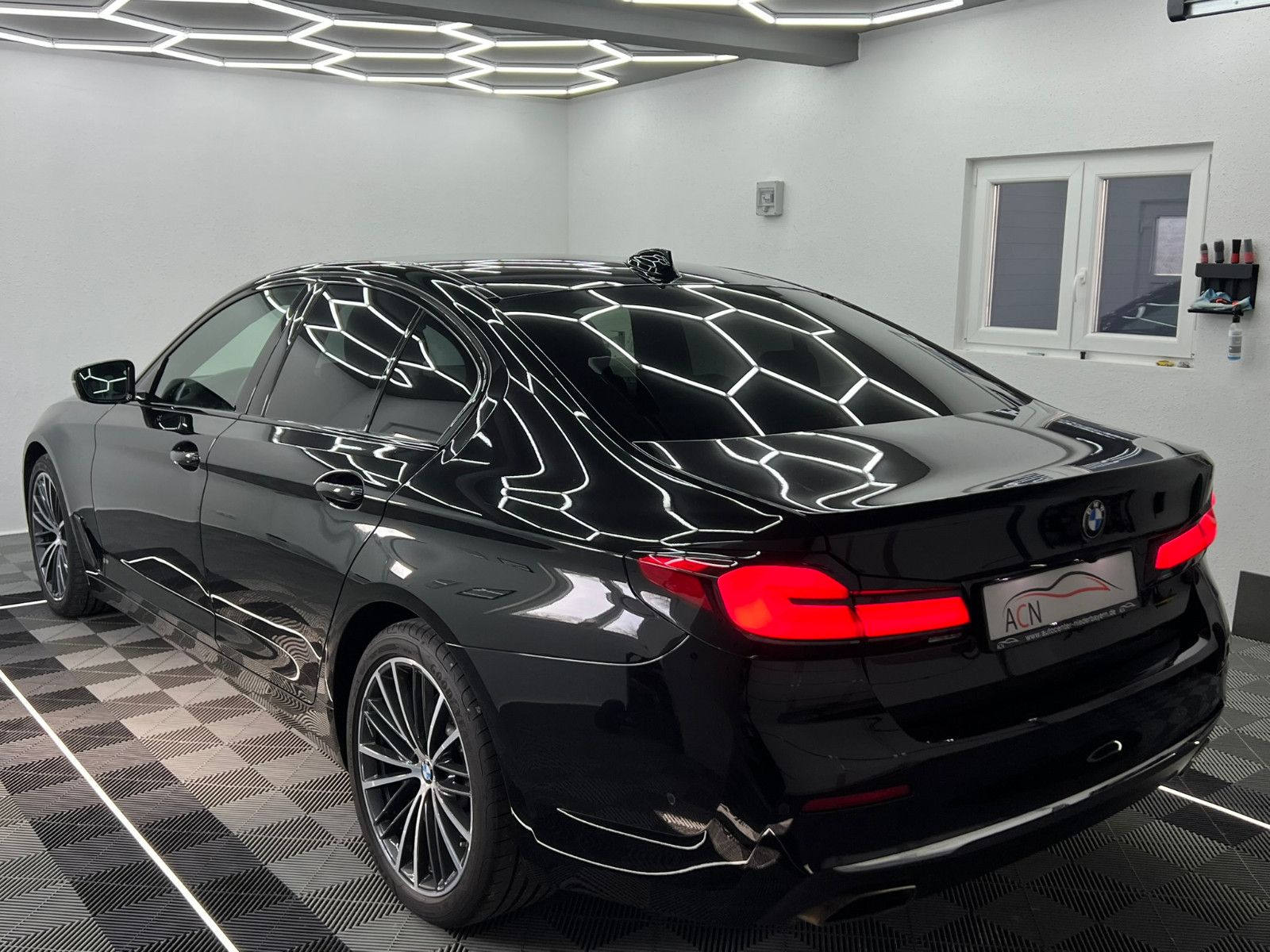 Fahrzeugabbildung BMW 530 d xDrive Luxury Line/DAB/HuD/LASER/19% MwSt.