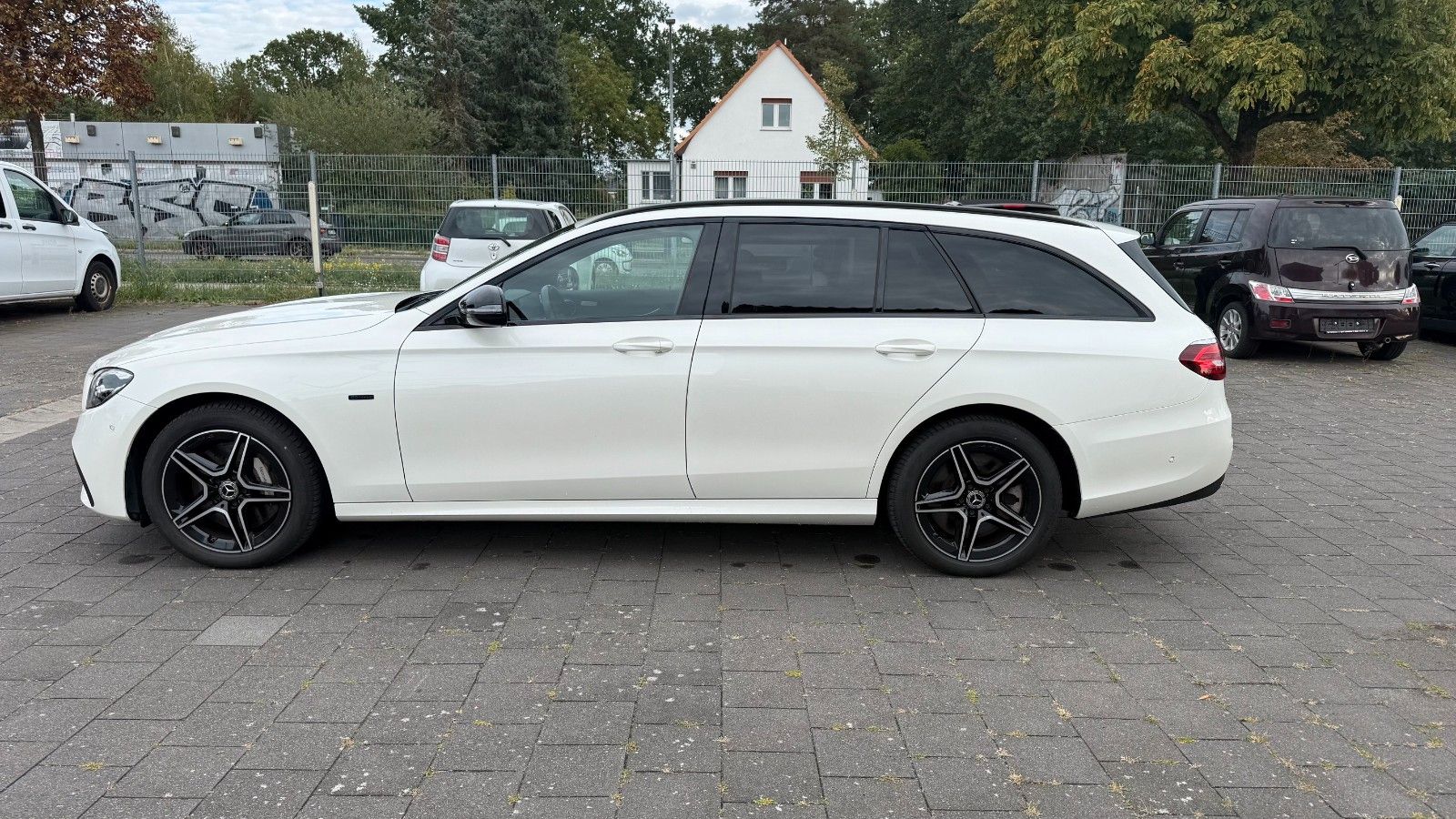 Mercedes E 300 - 1