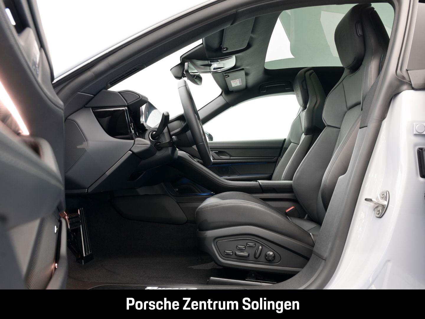 Porsche Taycan 4 Black Edition PANO SportDesign 21'' Bei foto 16