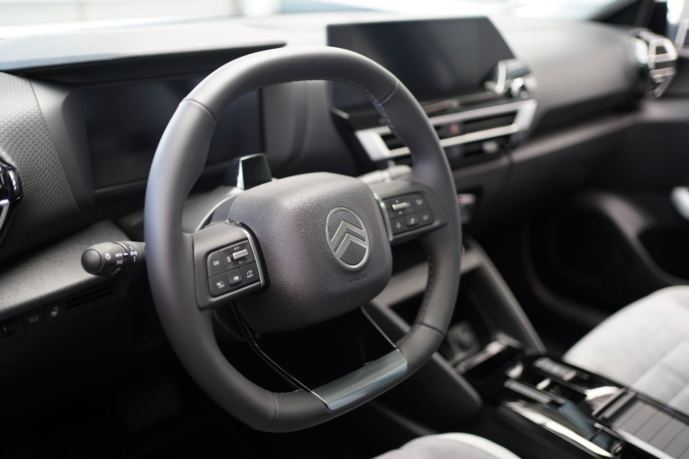 Fahrzeugabbildung Citroën C4 Hybrid 145 DCS6 Max *** Vollausstattung ***