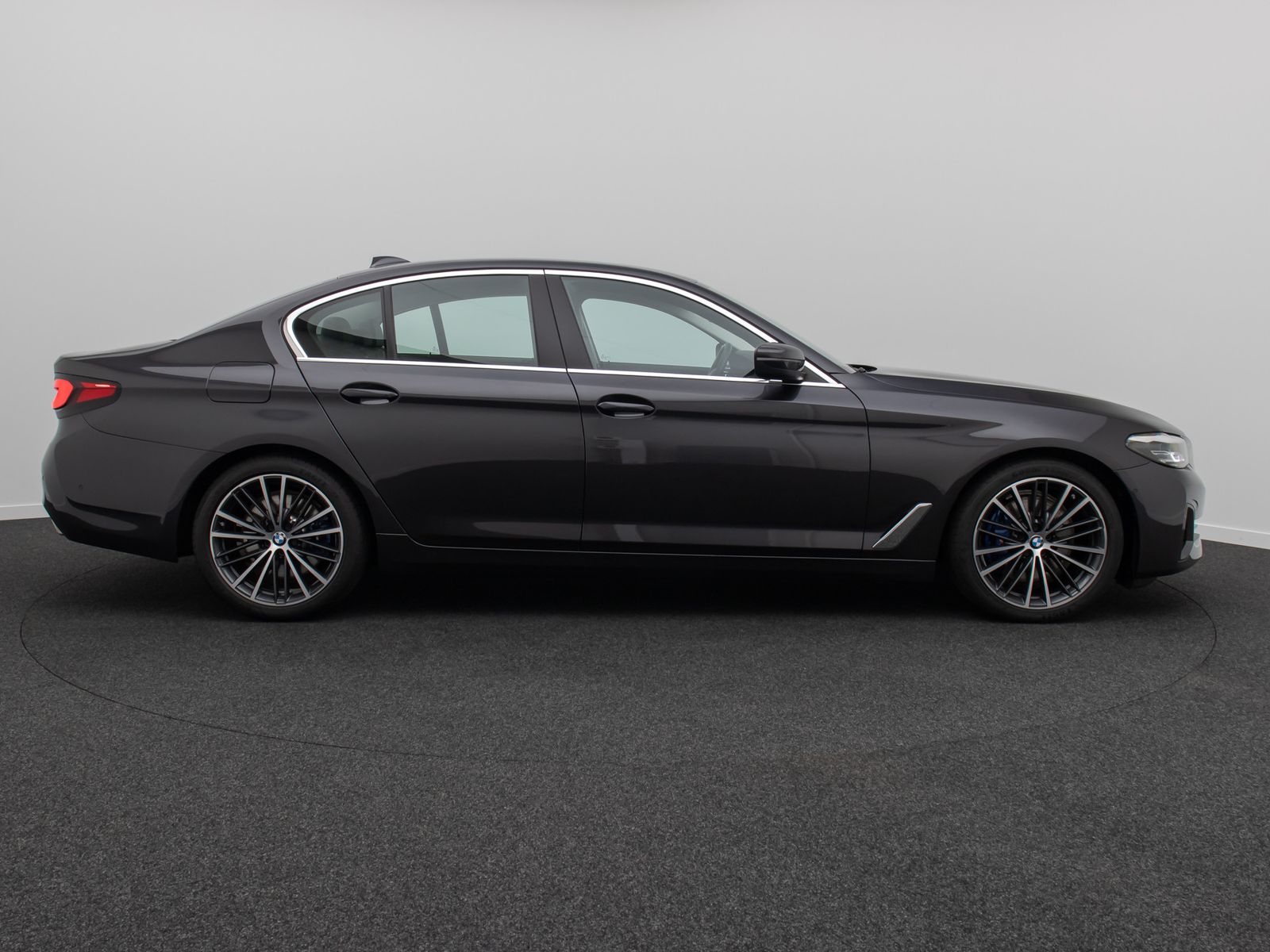 Fahrzeugabbildung BMW 530i HUD DAB Leder Alarm Komfort 4xKlima M Sport