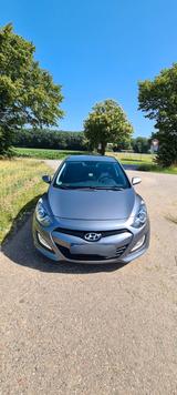 Hyundai i30 1.4 CRDi, AHK, Neuwertige Allwetter-reifen - Hyundai i30 mit Diesel-Antrieb: Limousine, 1.4