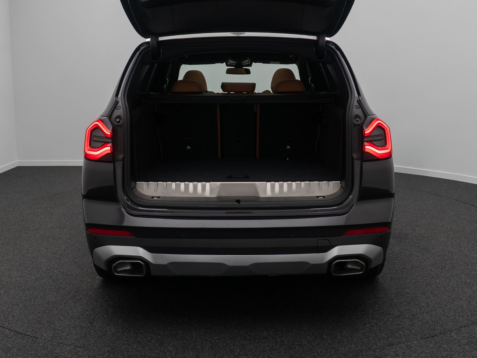 Fahrzeugabbildung BMW X3 xD30e Kamera AHK HUD DAB Sport Panoram 19Zoll