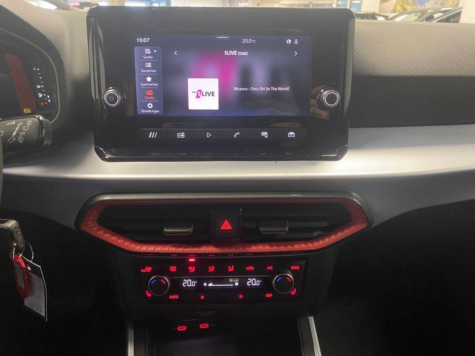 Fahrzeugabbildung SEAT Arona 1.5 TSI FR DSG GARANTIE 5+ACC+AHK+Spurwech