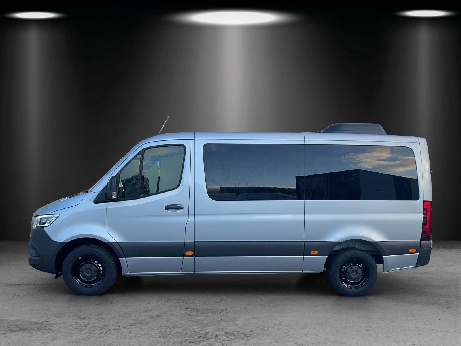 Fahrzeugabbildung Mercedes-Benz Sprinter 317 CDI 9G-Tronic LED Colorglas SiHeiz