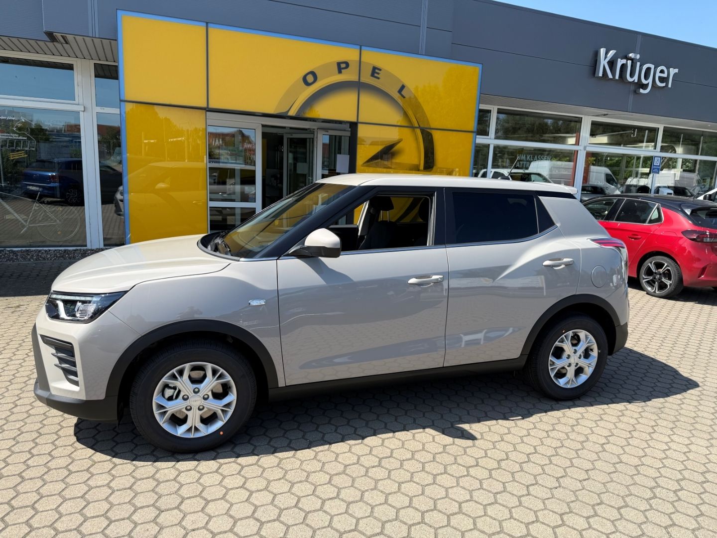 Fahrzeugabbildung KGM Tivoli Nomad 6/AT 2WD Sitzheizung+Rückfahrkamera