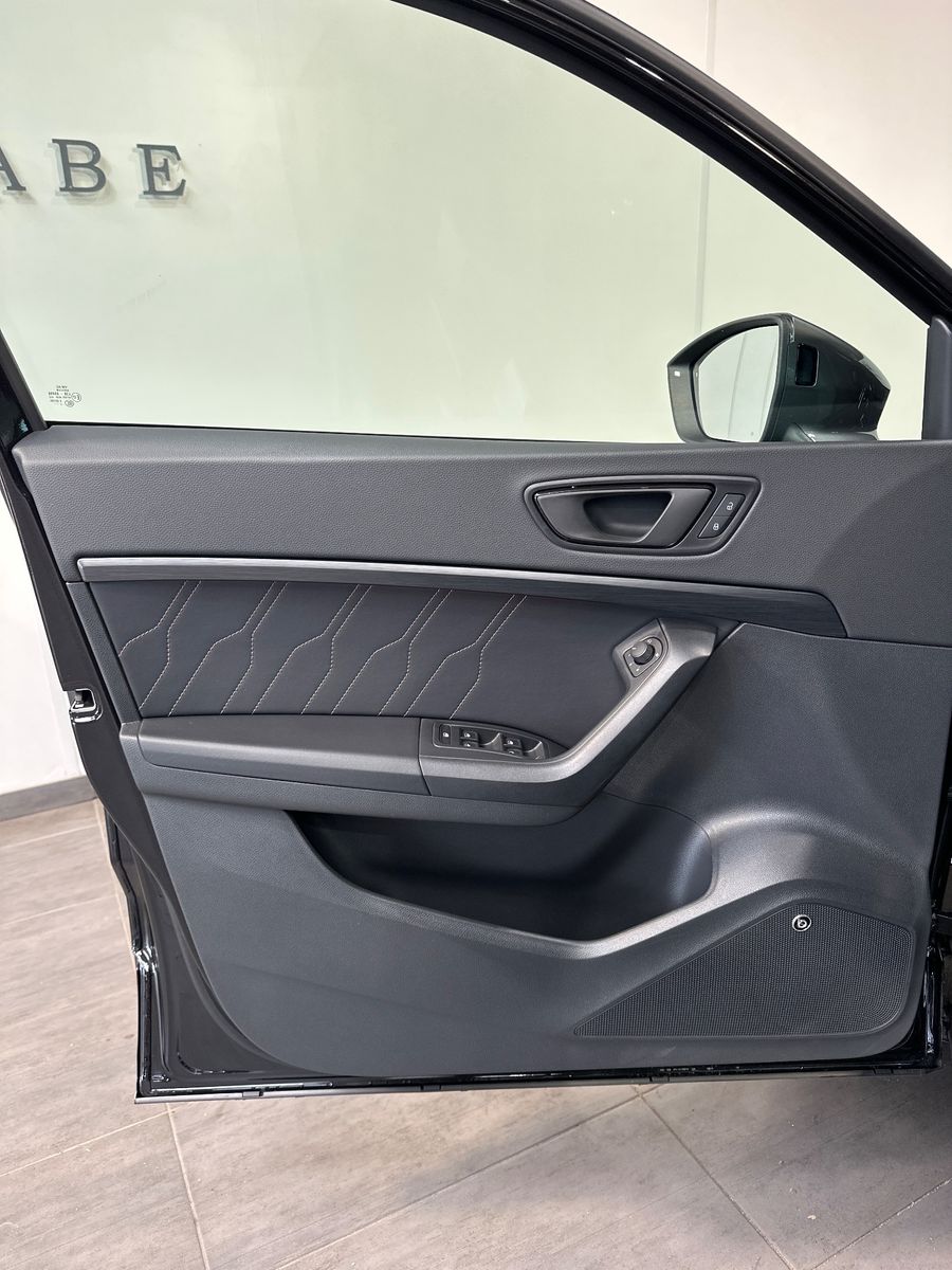 Fahrzeugabbildung CUPRA Ateca 2.0 TSI 4Drive Tribe Edition NAV+LED+PANO