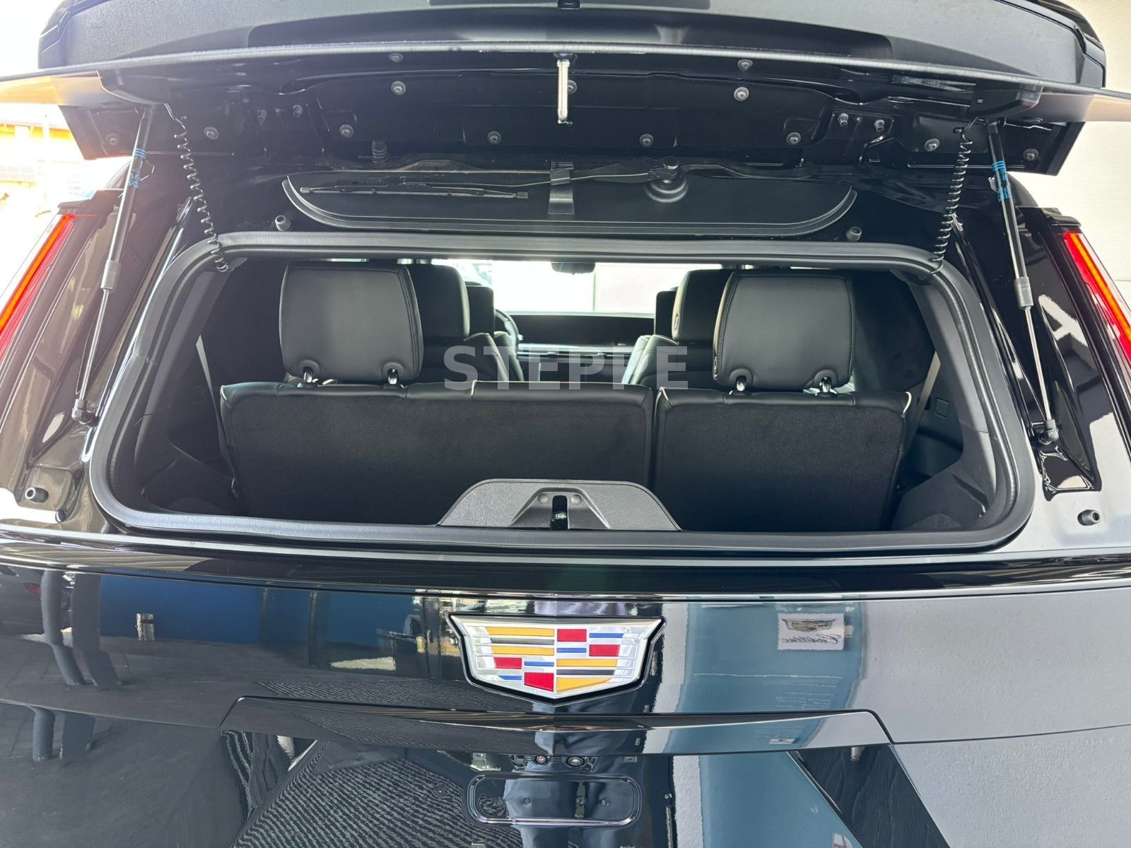 Cadillac Escalade MY26 V-Series 6.2 V8 Supercharged AWD