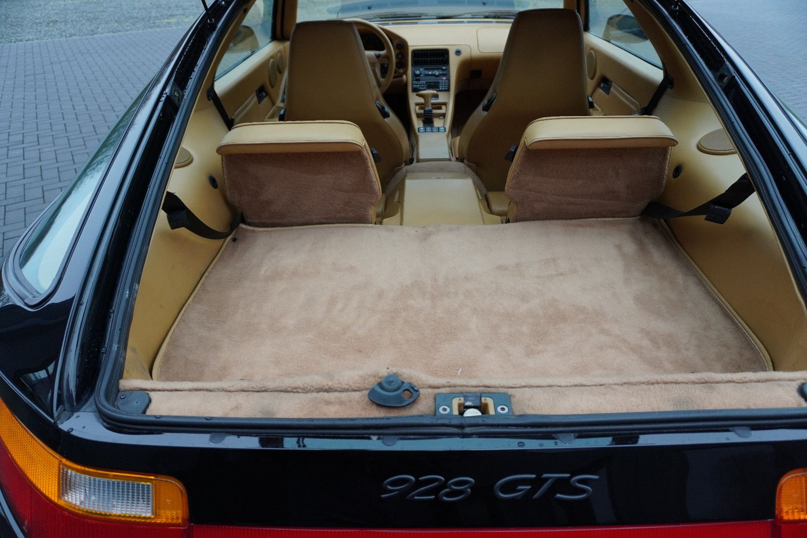 Fahrzeugabbildung Porsche 928 GTS