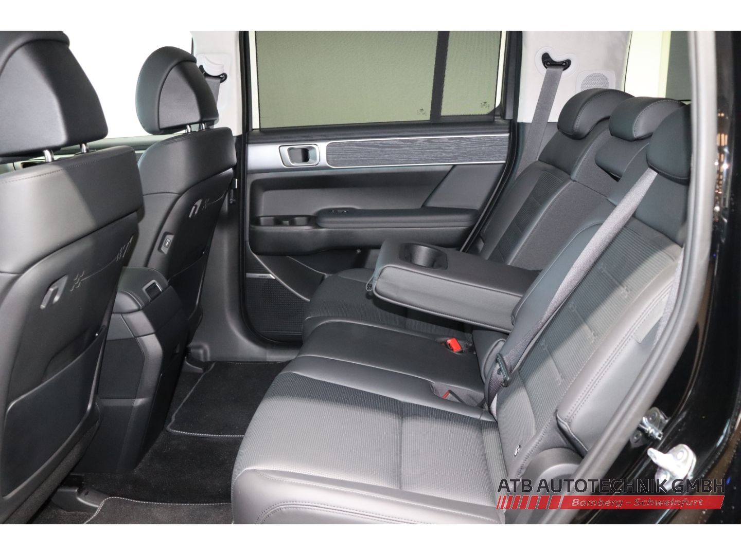 Fahrzeugabbildung Hyundai SANTA FE Signature 5-Sitzer 1.6l Hybrid 2WD Navi