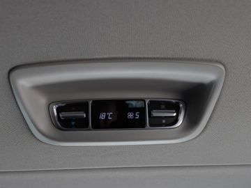 Mercedes V 220 - 11