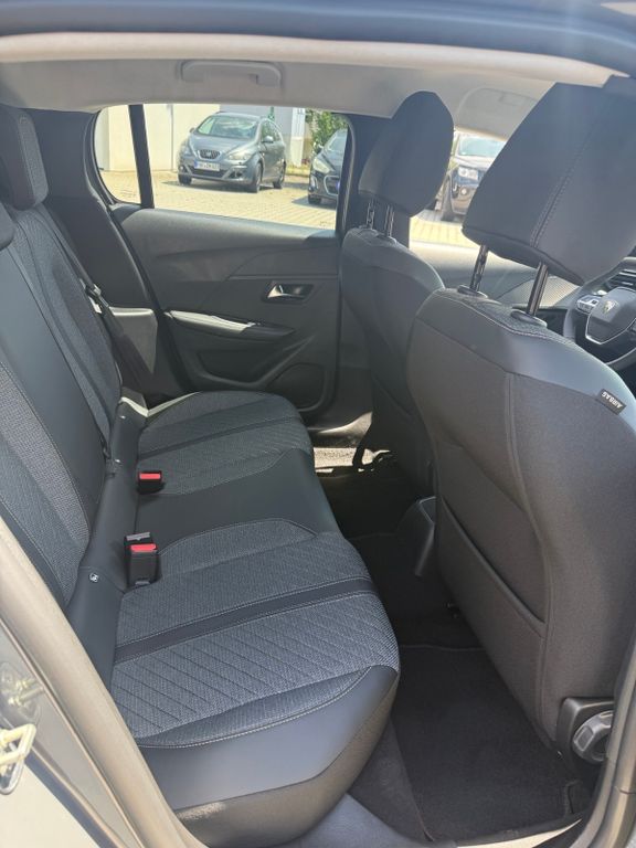 Peugeot 208 — fotografia 3