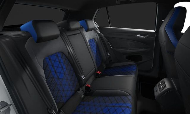 Volkswagen Golf VIII R 4Motion Akrapovic HKardon 270kmh 360
